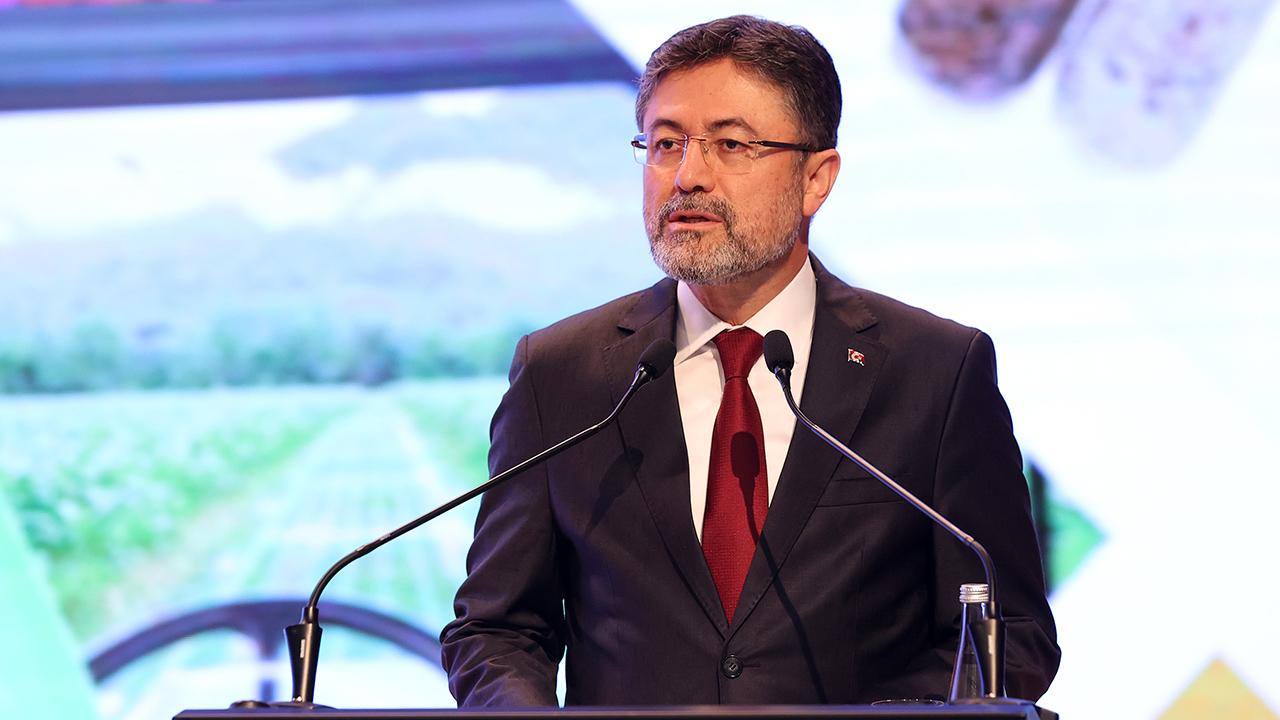 Bakan Yumaklı: 1,3 milyon tonluk üretimimiz var, 117 ülkeye tohum ihraç ediyoruz